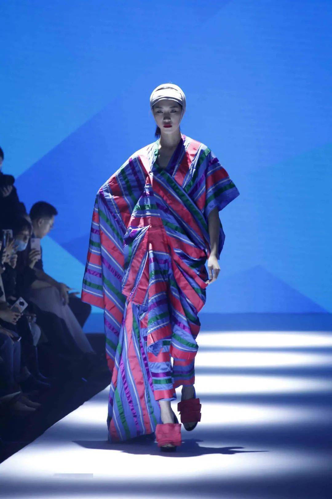 融合守创│北京服装学院第十六届科学艺术时尚节开幕式暨中国十佳服装