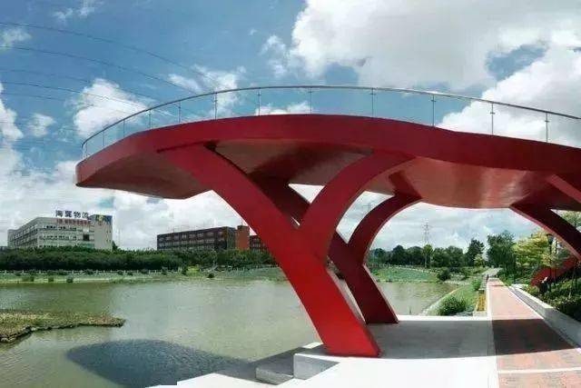 这个位置也特别适合拍照哦整体美景一览无遗站在观景台不得不说这是