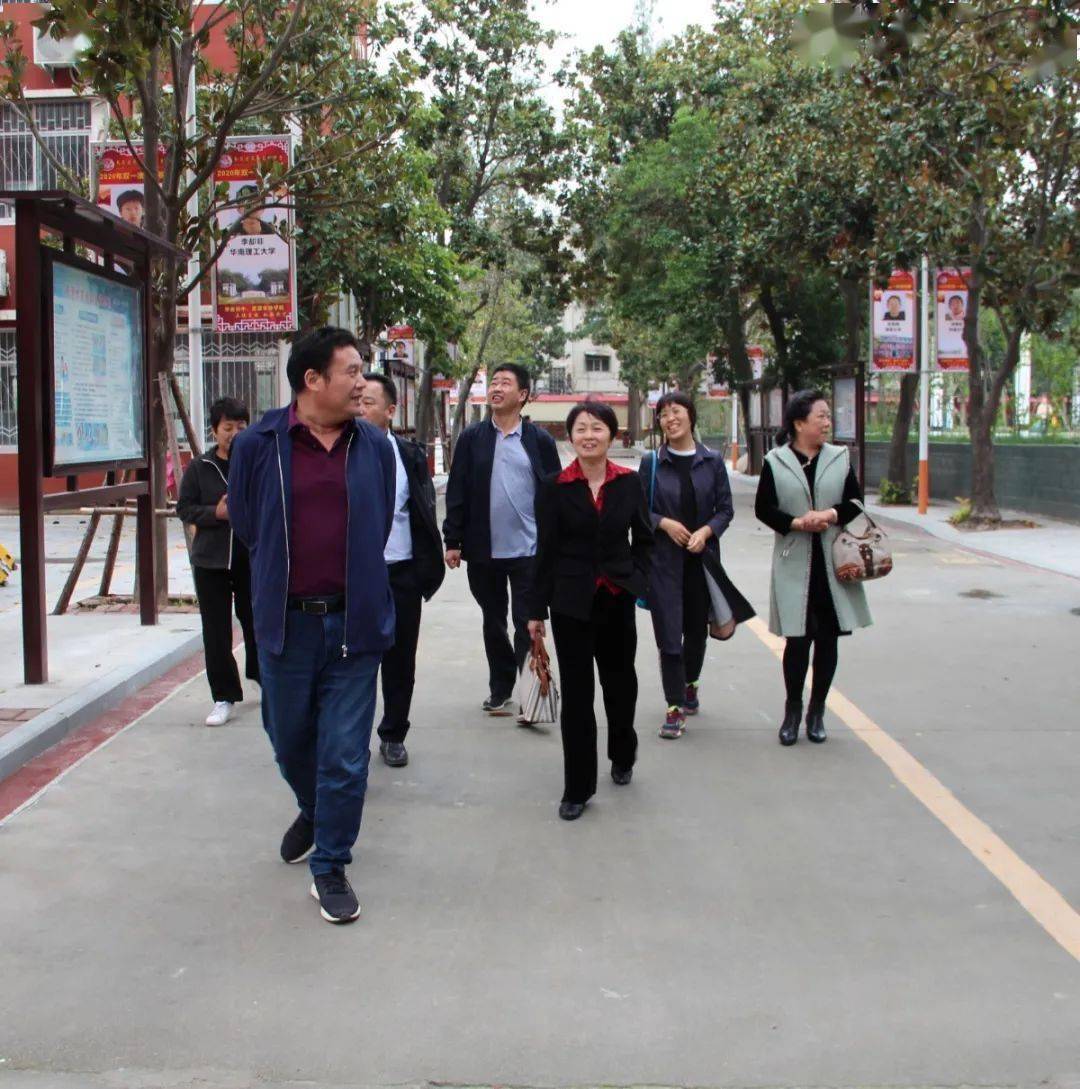 浓浓母校情,依依校友心