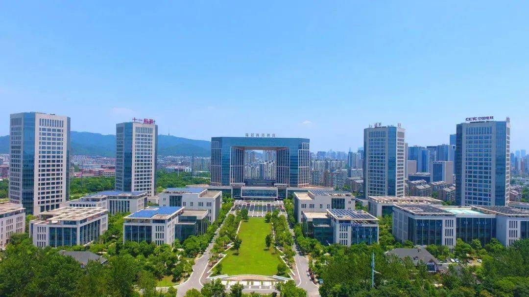 简报窗口 |"湖湾硅谷":专注芯片设计 ——无锡(国家)集成电路设计中心