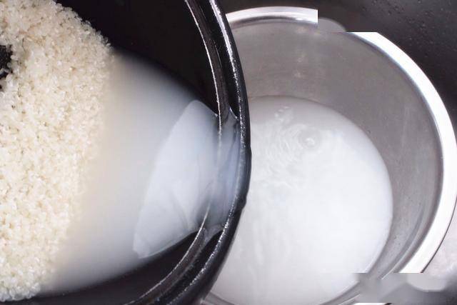 淘米水是好宝贝,别再倒掉了,教您淘米水的3个用法,简单实用