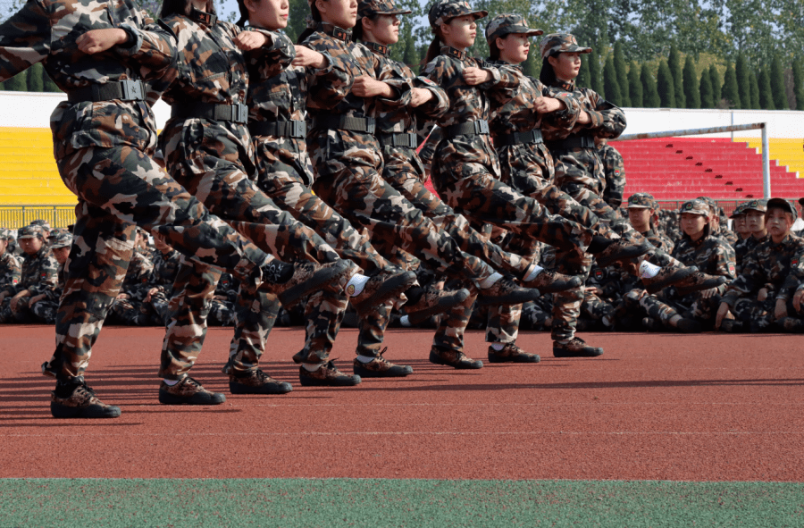 的伤痛没有不能结束的沉沦所有的失去,会以另一种方式归来军训加油!