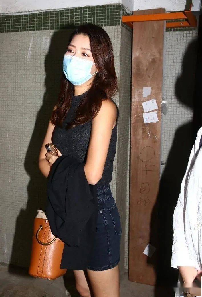 大肚照露脐余香凝结婚梗系开心