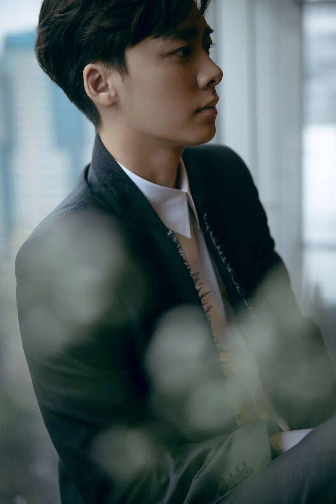 快讯 | 赵丽颖新造型,王一博晚会,李易峰大片,谭松韵公主裙