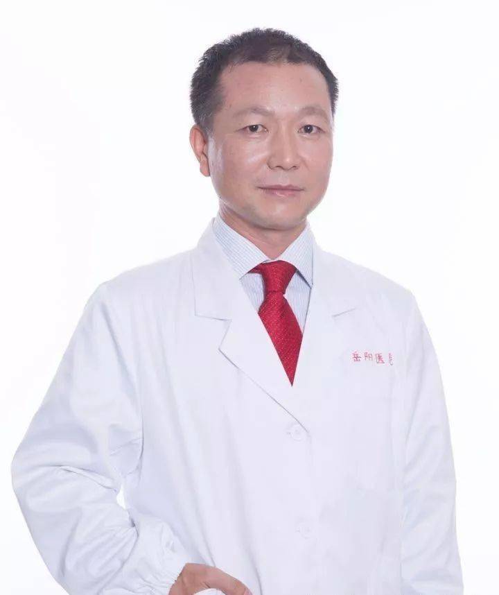 李勃 医学博士 副主任医师 硕士研究生导师跟随博士导师袁浩教授,对