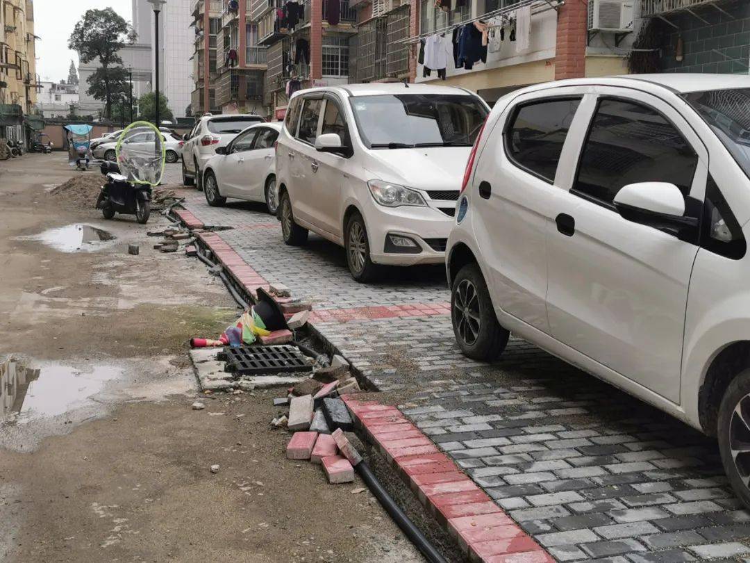 车辆乱停乱放严重74铜鼓西湖小区居民真崩溃