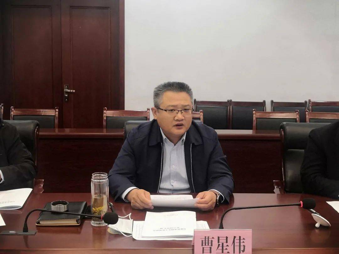 在汇报过程中,曹星伟同志,牛云才同志结合选调生所