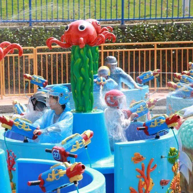 阿熊乐园打卡系列酣畅淋漓的火炎焱超级救火队