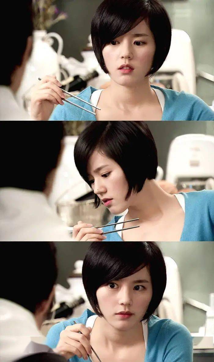 当初韩佳人凭借一部《魔女幼熙》走红,并且被国内的观众熟知,因为出众