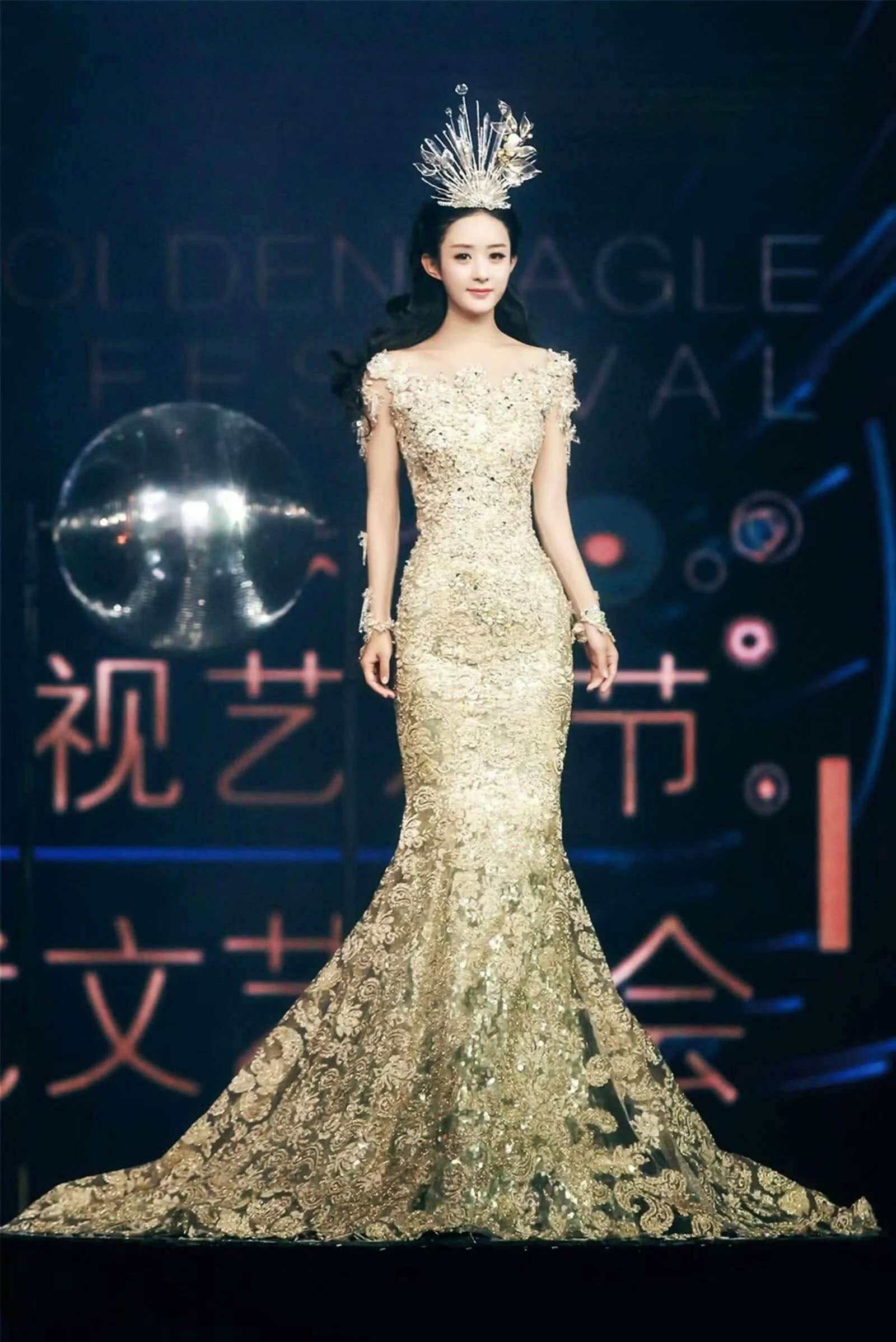 星事汇丨金鹰女神战袍比拼 八位女神,你最喜欢谁?_礼服