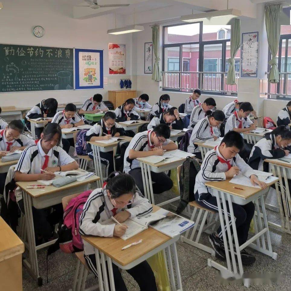 洁净温馨 品味校园 —— 2020学年大场中学温馨教室评比圆满结束