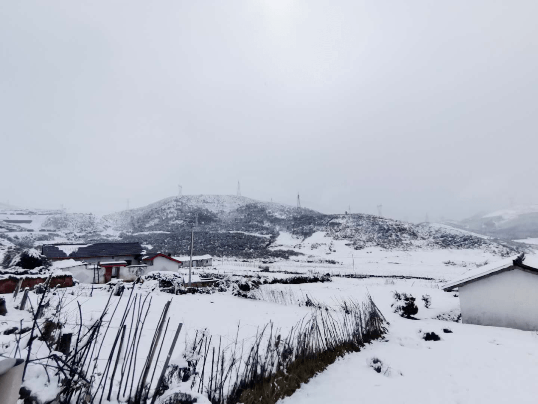 西昌七里坝雪景图片
