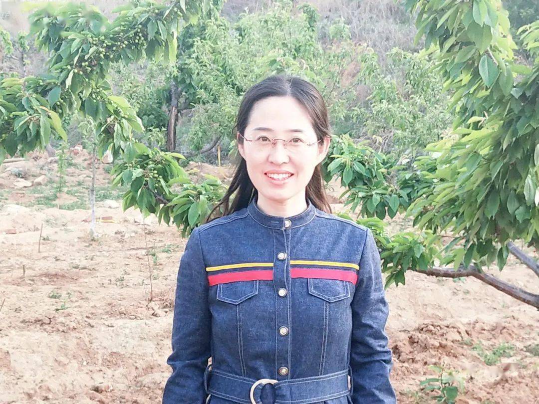 名师会客厅 | 代红:红心拥军情自醇,匠心独具满园春