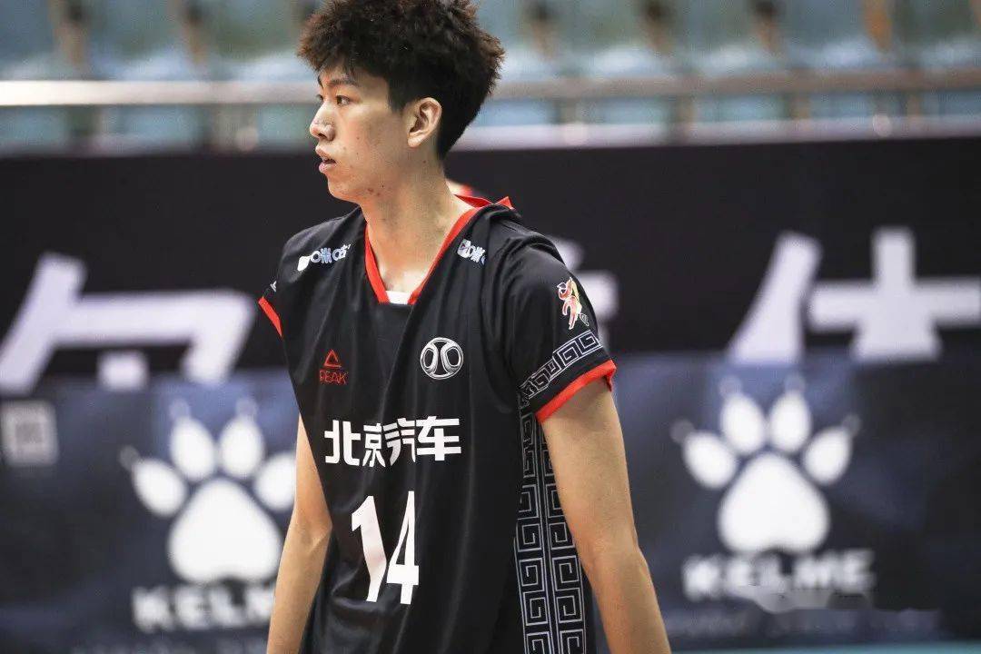 四川男排掀起青春风暴 北京浙江保不败战绩