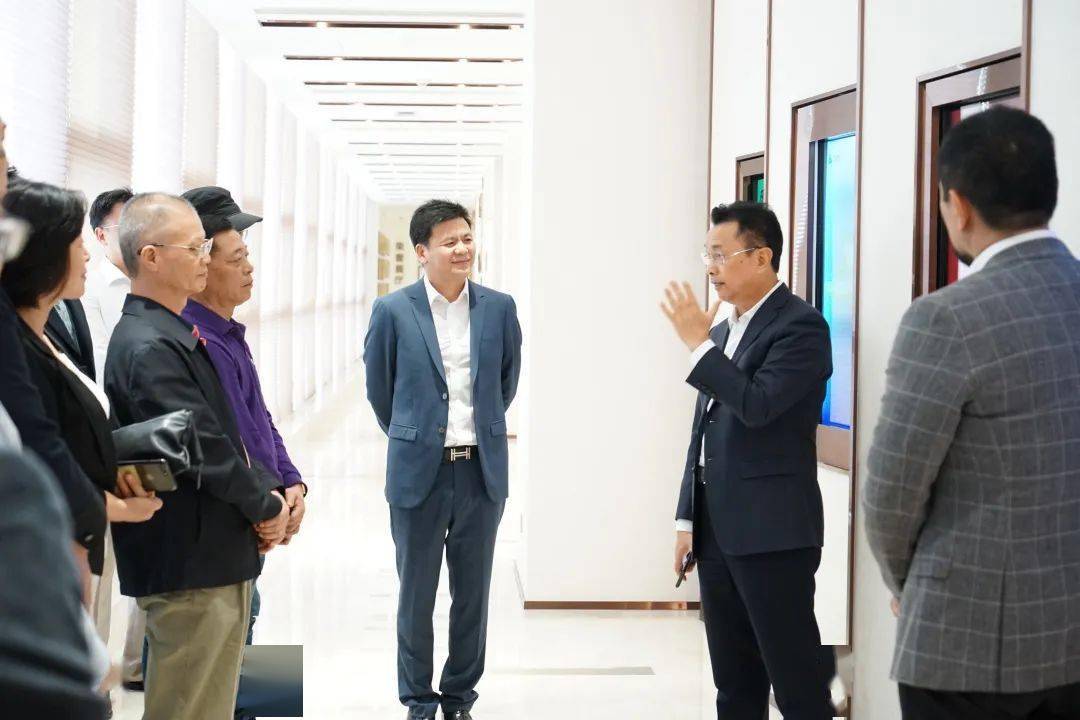 深圳市侨商会名誉会长杨松副会长杨晓旗下广胜达集团广胜达集团与正德