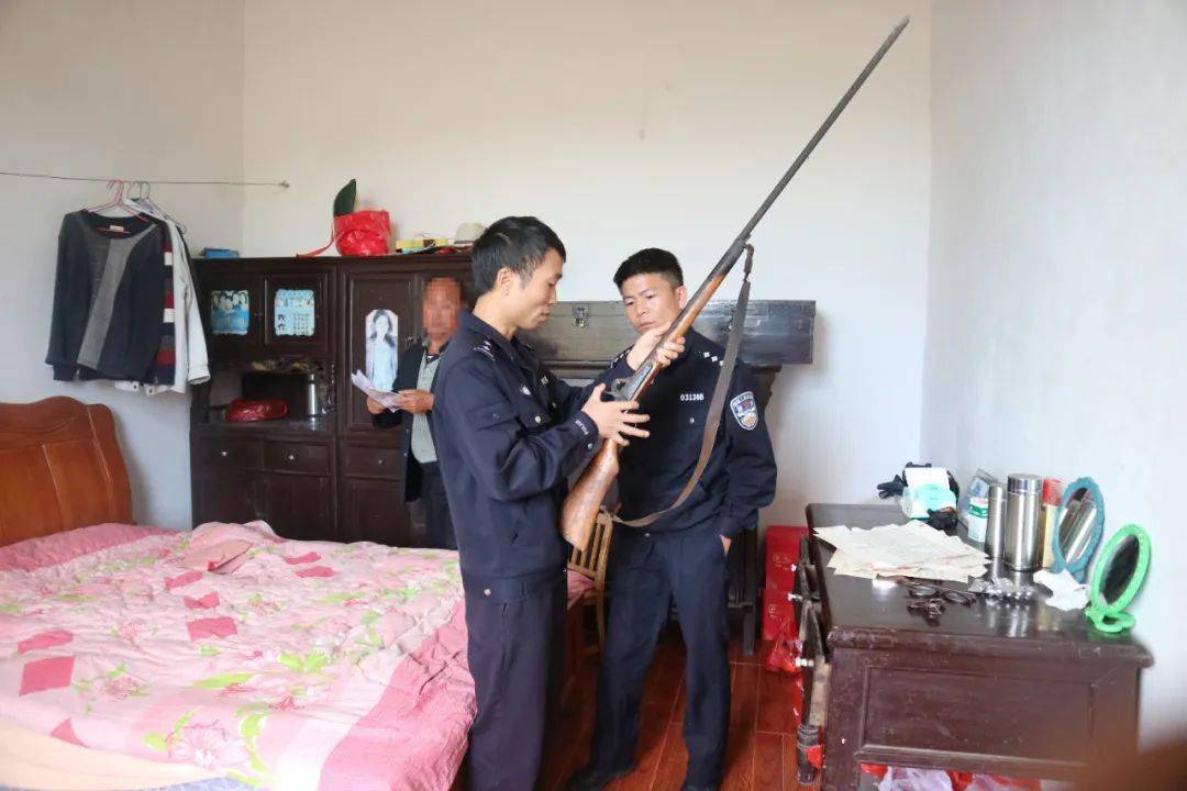 天柱公安开展缉枪治爆工作查获涉枪案件三起