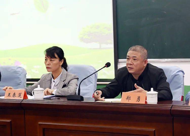 光泽县教育局郑勇局长提出了三点建议:一是统一认识,二是端正态度,三