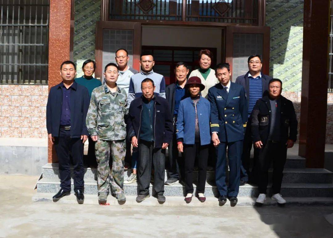 郯城这名现役军人为家乡争光!瞅瞅你认识吗?