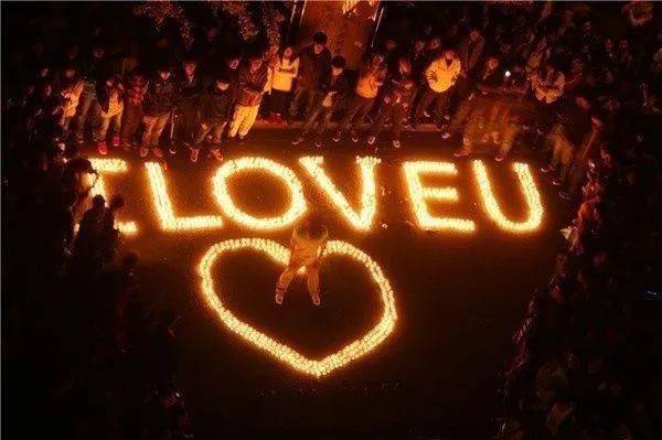 在政法我劝你还是不要在宿舍楼下表白