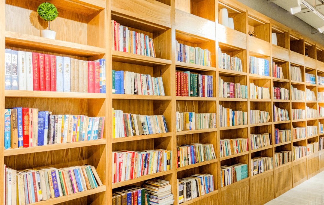 你好这里是泸州市江阳区图书馆