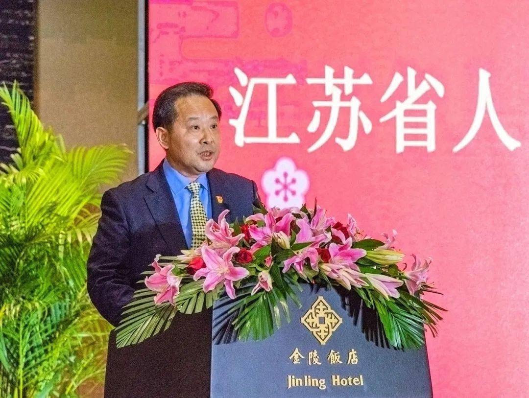 金陵饭店集团党委副书记,董事周锦银12年前,金陵饭店集团积极响应省委