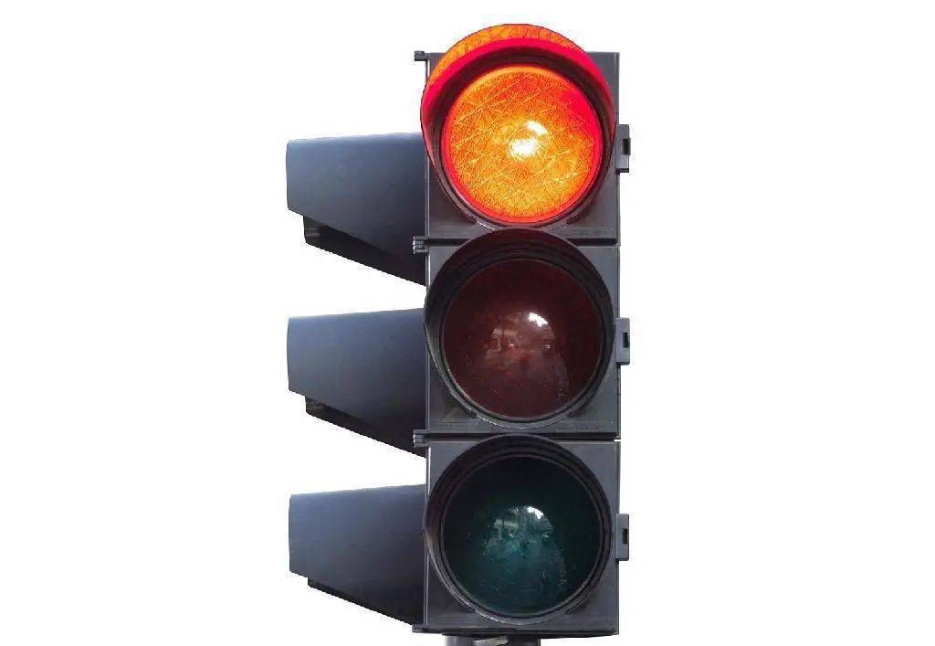 萧县这个繁忙又危险的路口终于有红绿灯了不过这辆公交车