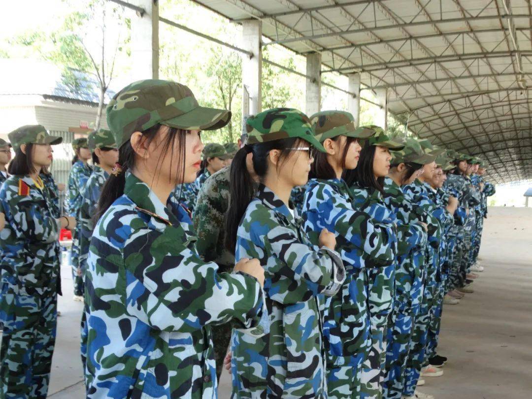 江门市第一职业高级中学新生军训圆满结束第二批