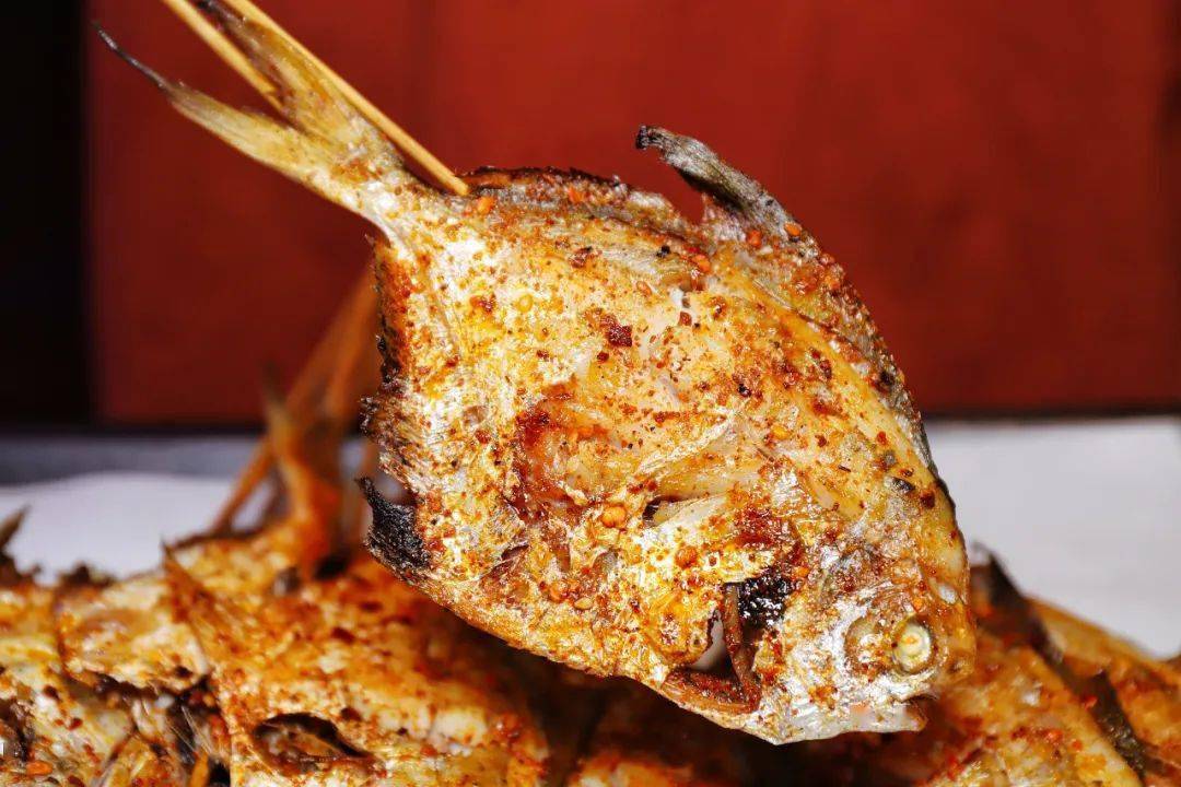 福州这个老板"逼良为鲳",还一堆人叫好!_鲳鱼