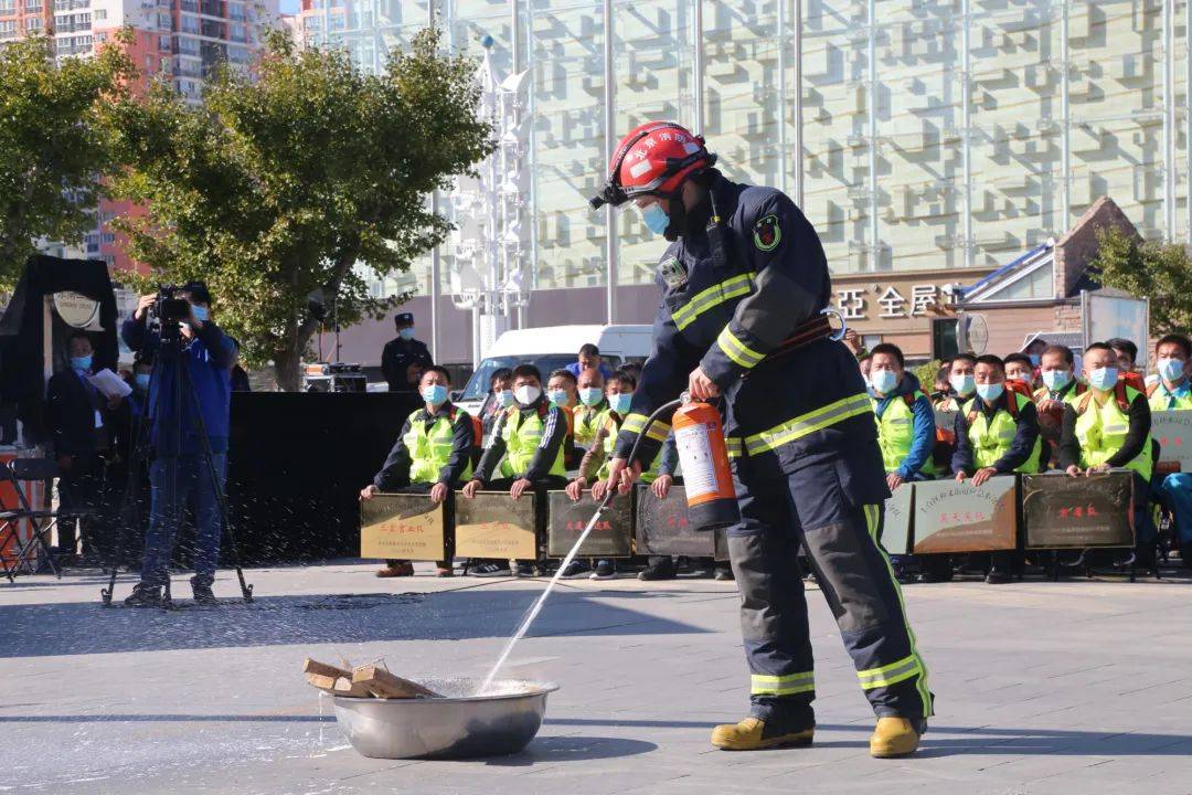 扑油锅速救援24支小分队大显身手