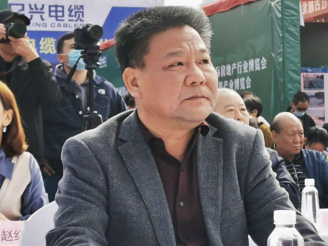 和旅游局副局长 李宏勇郑州人民广播电台副台长 刘平在今天的颁奖现场