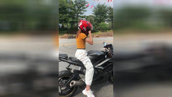 美女騎機車更帥氣有木有