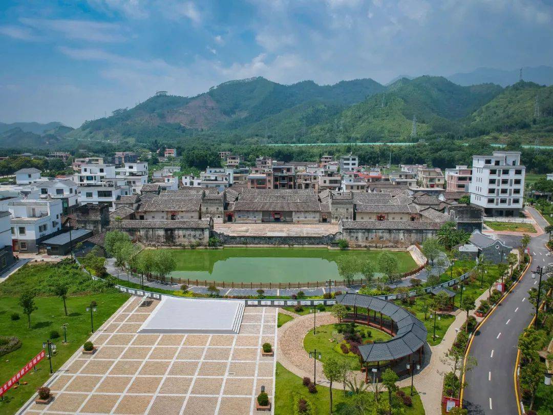 新丰县潭石村我们美丽的家乡我要给大家介绍一下今天开心到不得了!