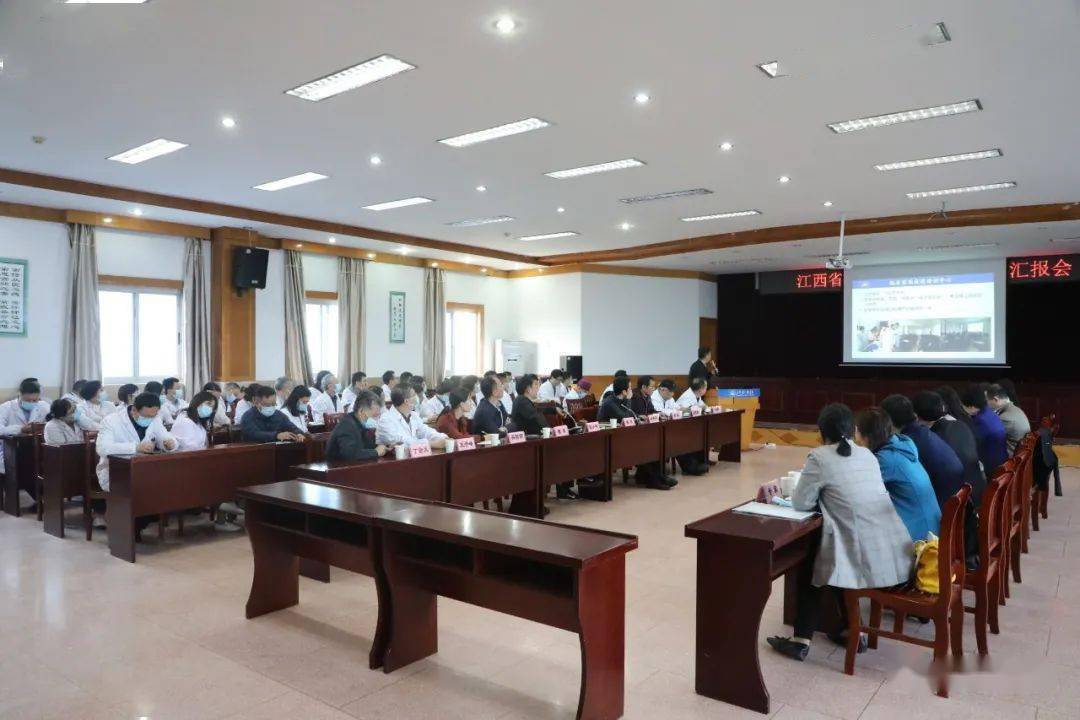健委副主任程东,医院院党委书记陈小平,院长戴军,分管副院长钟德平
