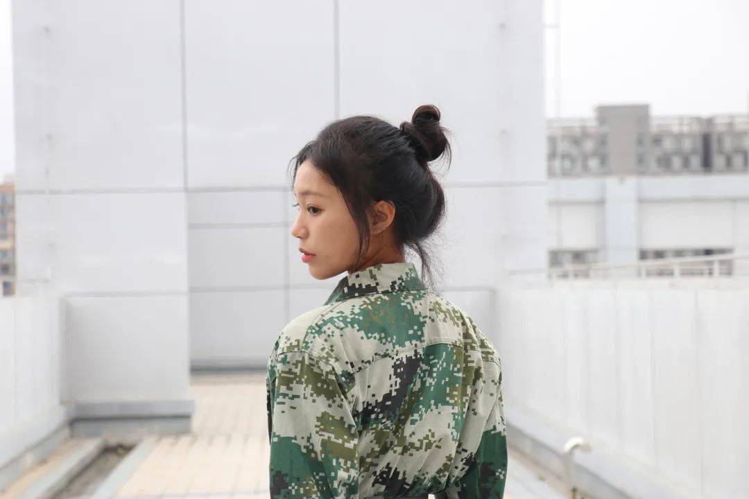 滑动查看更多旅游管理五班的李昕悦,是个北方女孩,看