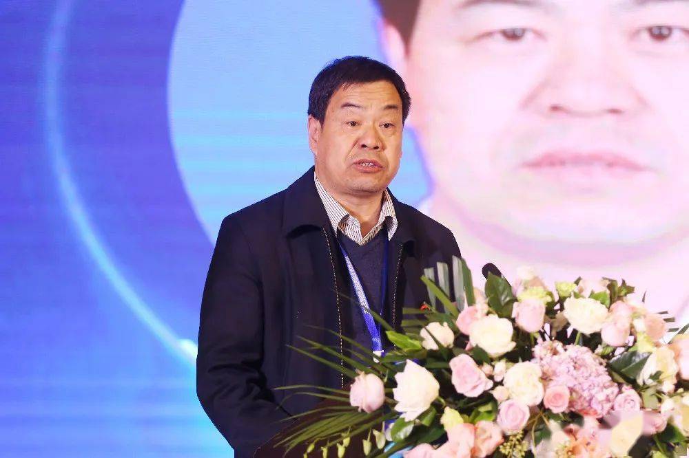 张强朱信阳在论坛闭幕式上,南京农业大学副院长丁艳锋