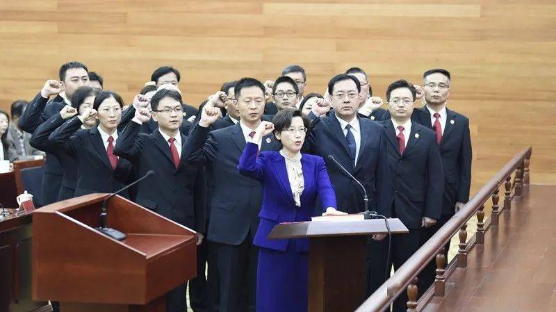 市人大常委会副主任王萍,王常生,岳卫平,陈琳,秘书长丁羽如出席会议.