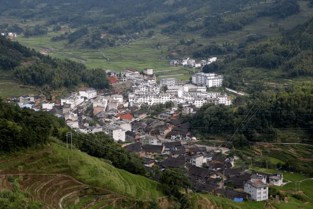 柘荣富溪新貌为传承红色基因,富溪镇还着力打造党员教育实景课堂和