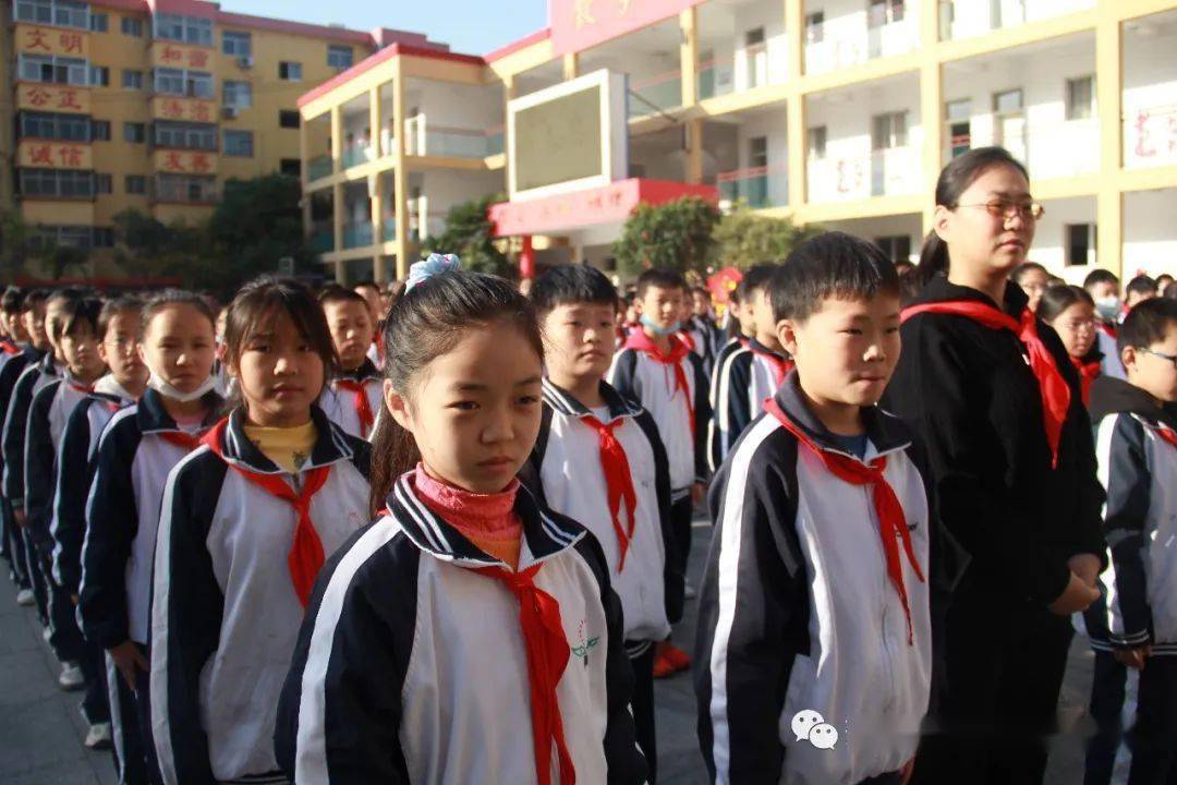 菏泽市牡丹区东关小学致敬抗美援朝争做时代新人主题队日活动