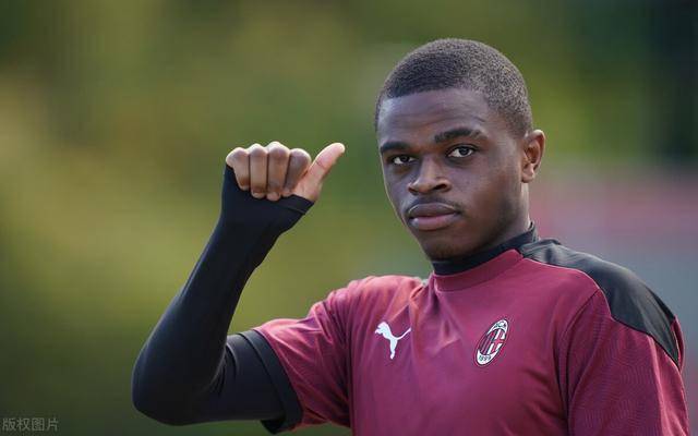 沦为第四选择!法国潜力右边卫水土不服,米兰有意将他冬窗外租