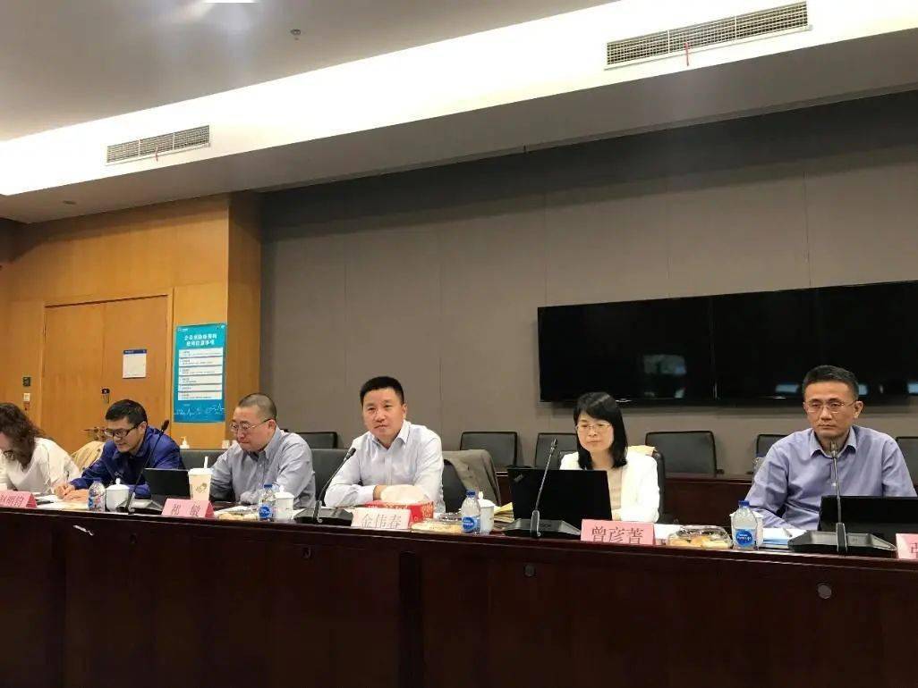 中汽学会与上汽集团就人才工作进行交流座谈