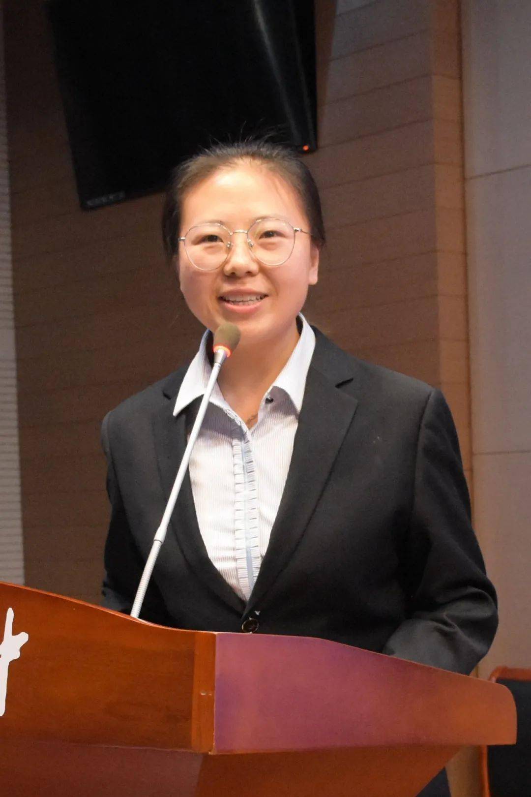 了自己在工作中的体会与感悟,展示了二中教师对教育事业的热爱与赤诚