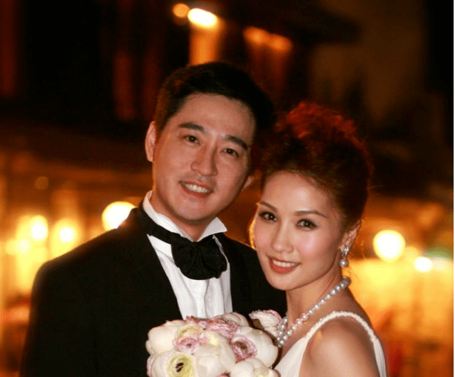 袁彩云与杨怡叙旧罕露脸获赞气质美貌不减嫁富商多年养尊处优