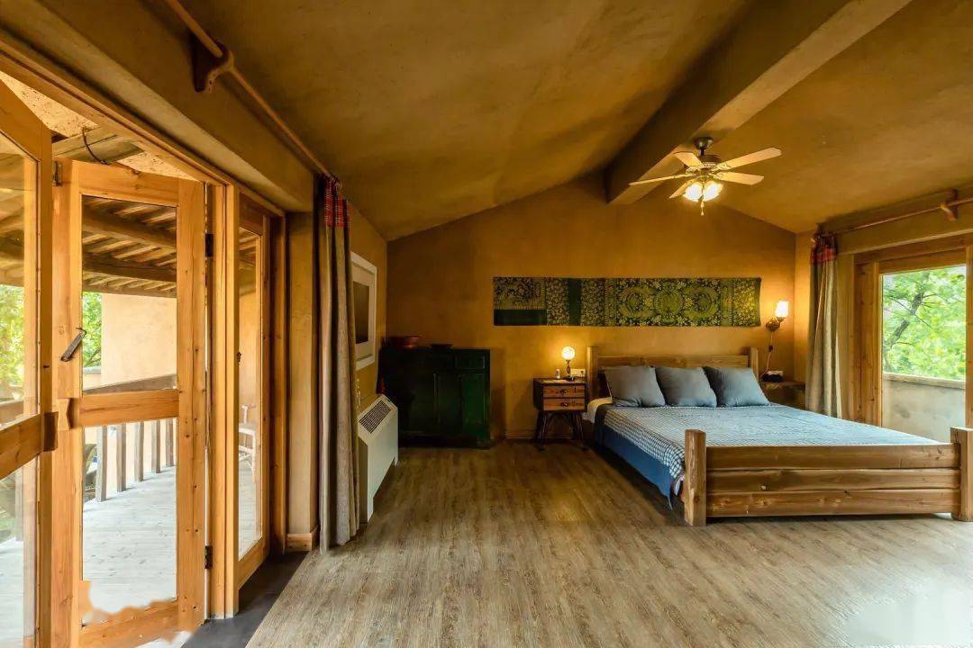 【老谢带你住民宿】真正的诗与远方——猪栏酒吧