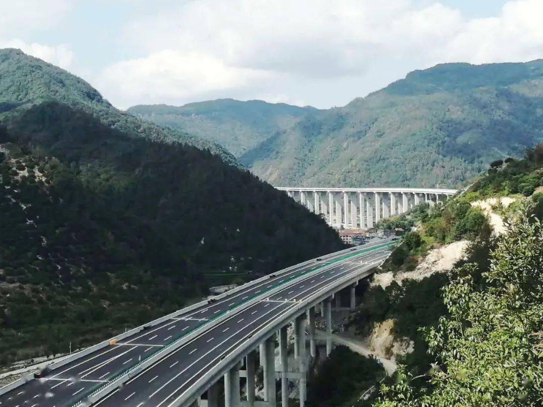 天台这条高速公路马上要通了! 沿途美景多多!