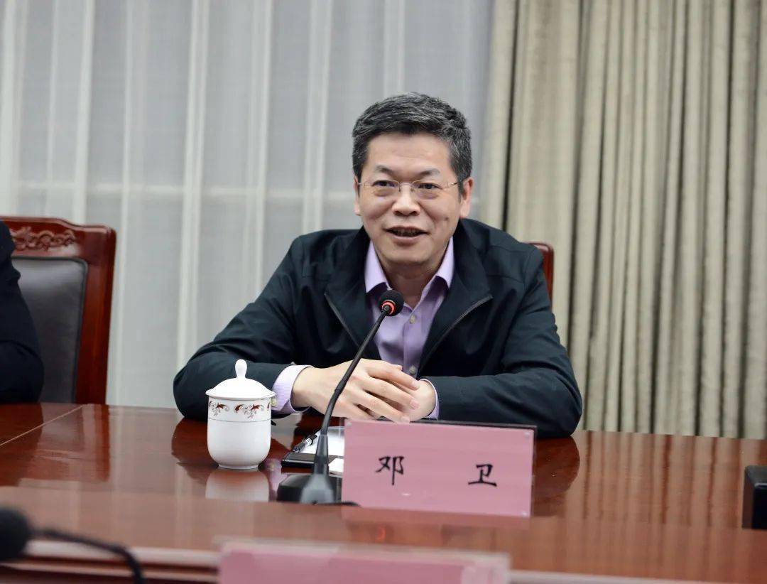 刘晓辉在致辞中,热烈欢迎湖南大学邓卫书记,段献忠校长一行到中铁五局