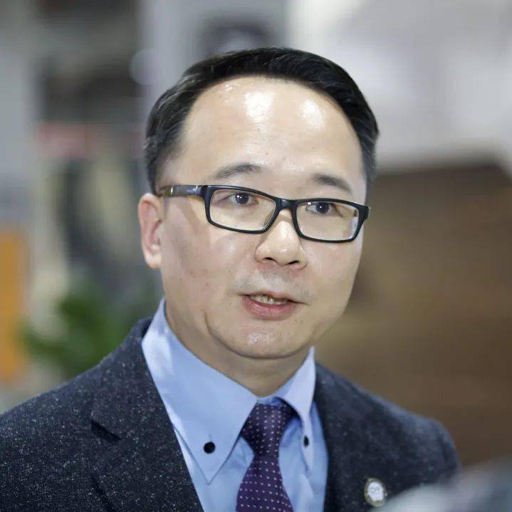 嘉兴市正群医疗器械有限公司总经理李建达告诉记者,企业目前正从各地