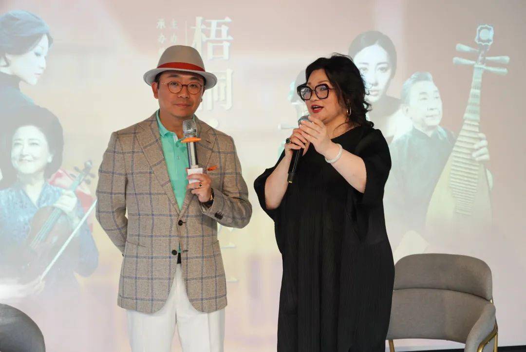 著名女高音歌唱家,歌剧表演艺术家黄英以本回"梧桐·名家汇"主讲名家