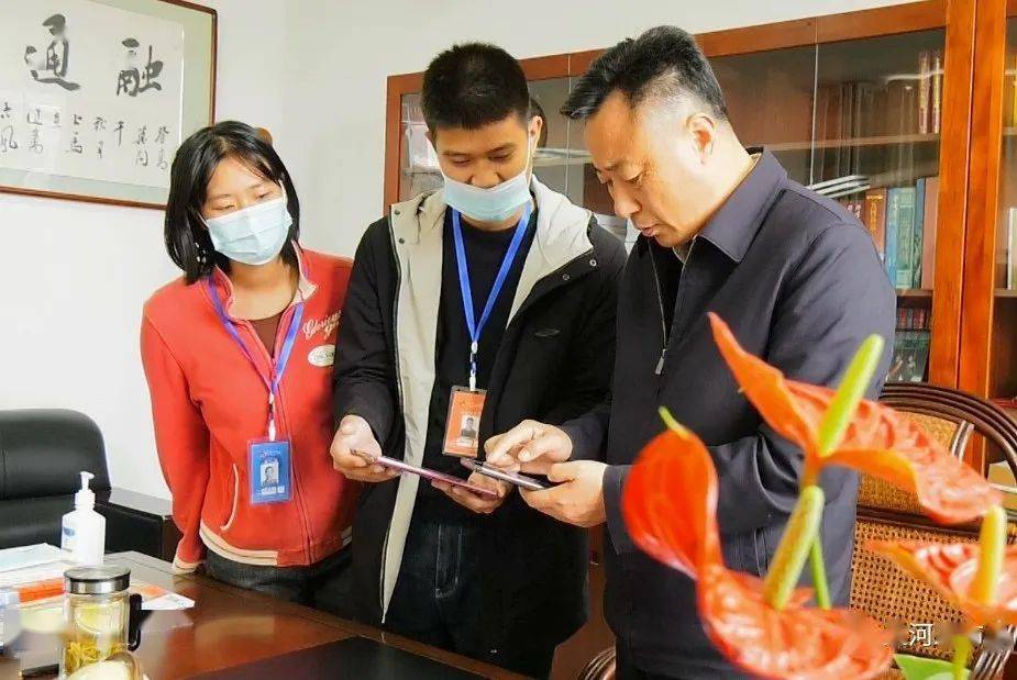 11月2日上午,常言龙,金胜庆,刘中原,桑力刚等县领导作为普查对象,以