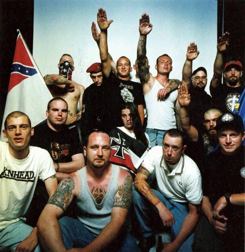 "誓言守卫者"(oath keeper) 等等自称"爱国者"的极右翼组织 redneck