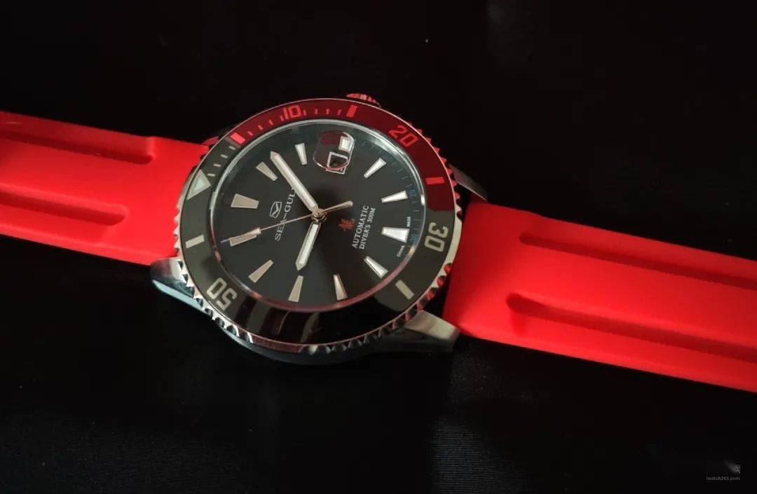 海鸥海洋之星潜水系列之龙王潜水表